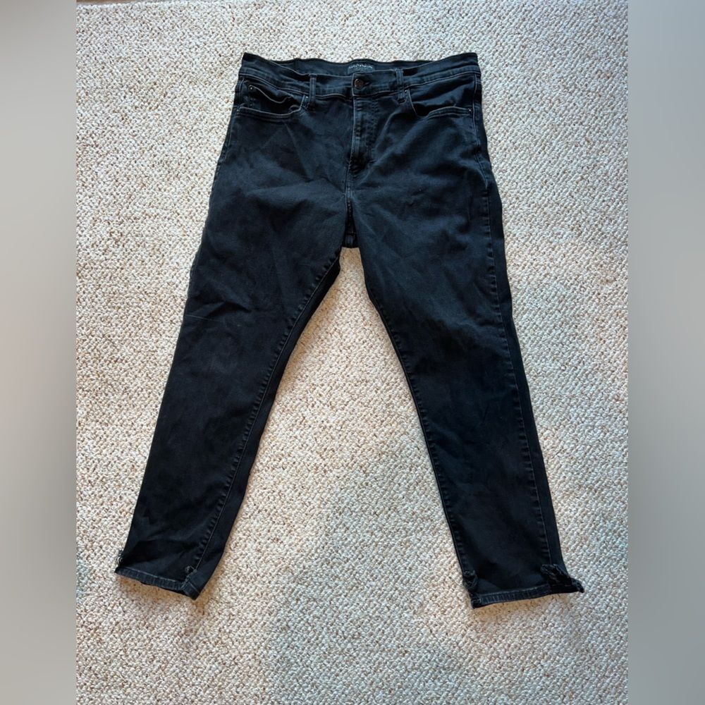 Lucky Brand Men’s Jeans Size 36x30 Black Washed Denim Frayed Raw Hem 412 Athl